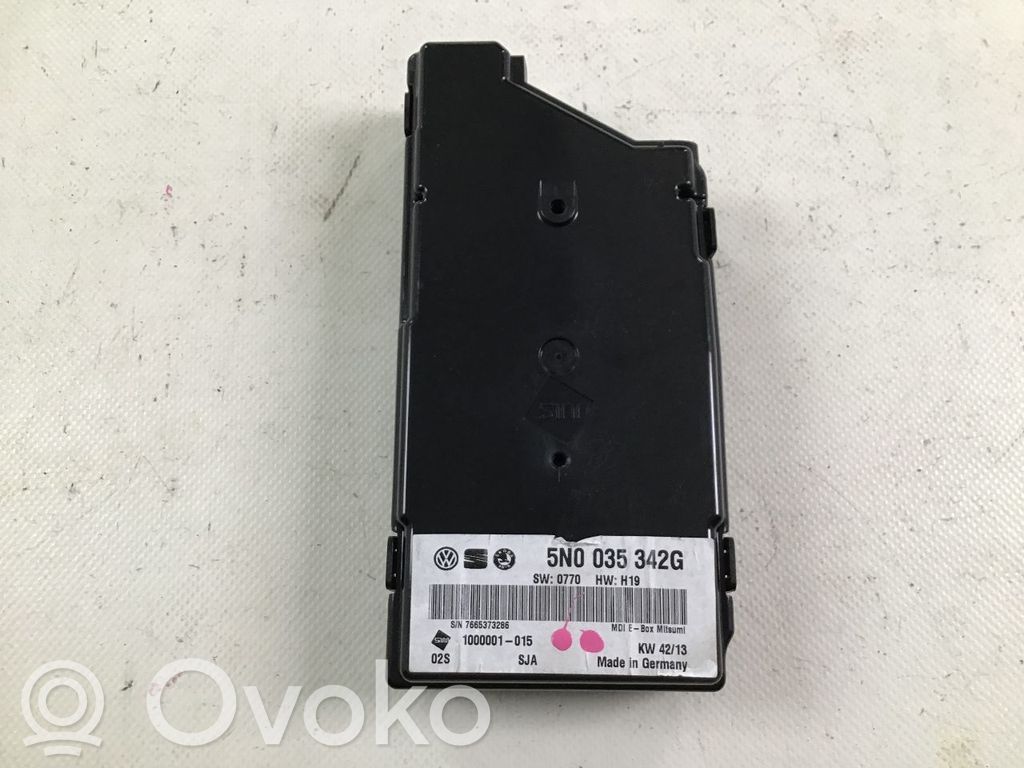 Volkswagen Scirocco USB socket connector 