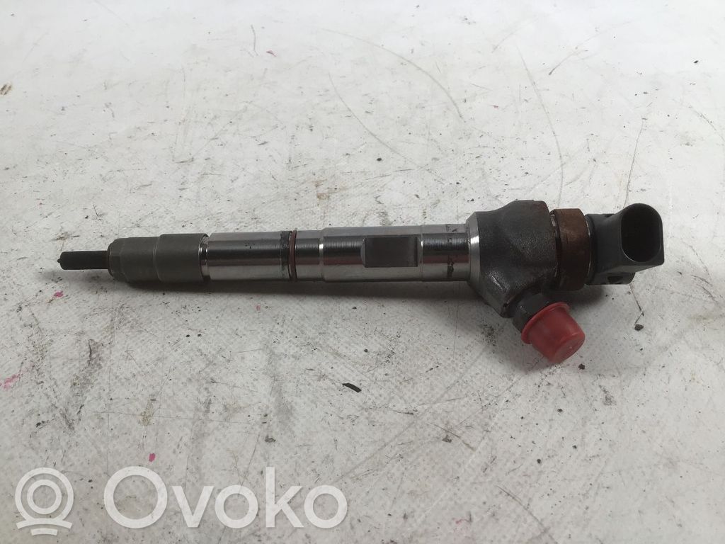 Volkswagen PASSAT B8 Inyector de combustible 