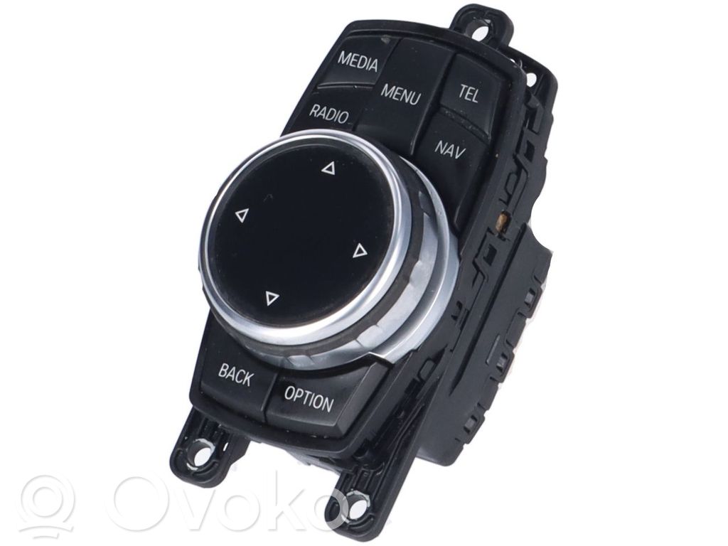 Unidad central de control multimedia   65825A0E449