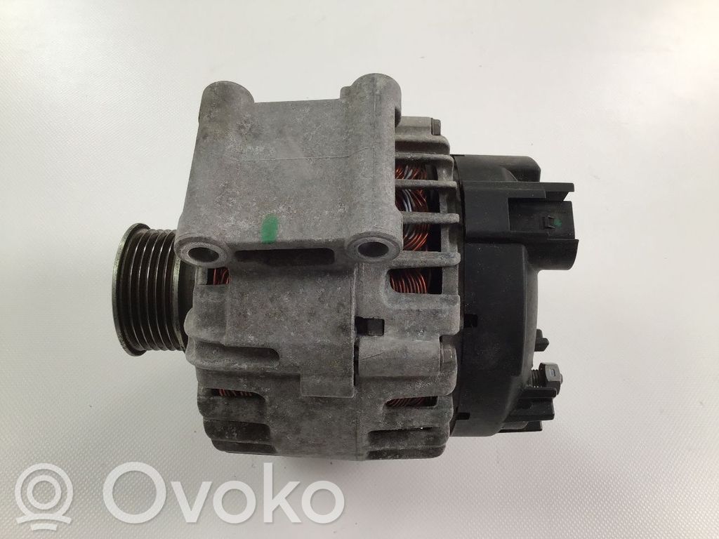 Volkswagen PASSAT B7 Alternator 