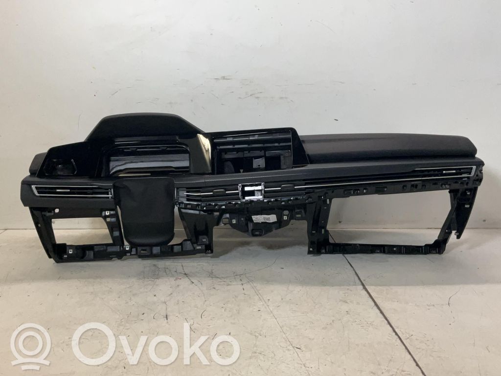 Volkswagen Golf VIII Cruscotto 
