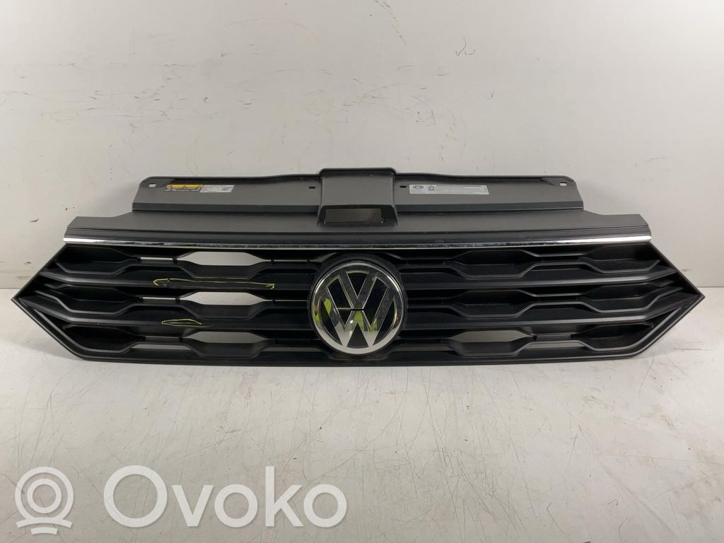 Volkswagen T-Roc Maskownica / Grill / Atrapa górna chłodnicy 