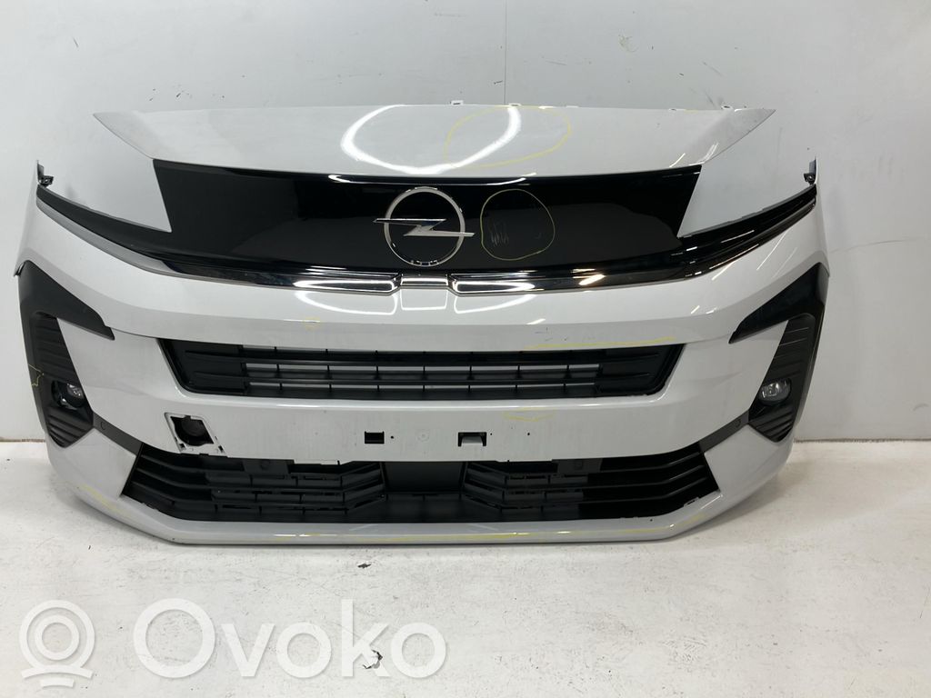 Opel Vivaro Parachoques delantero