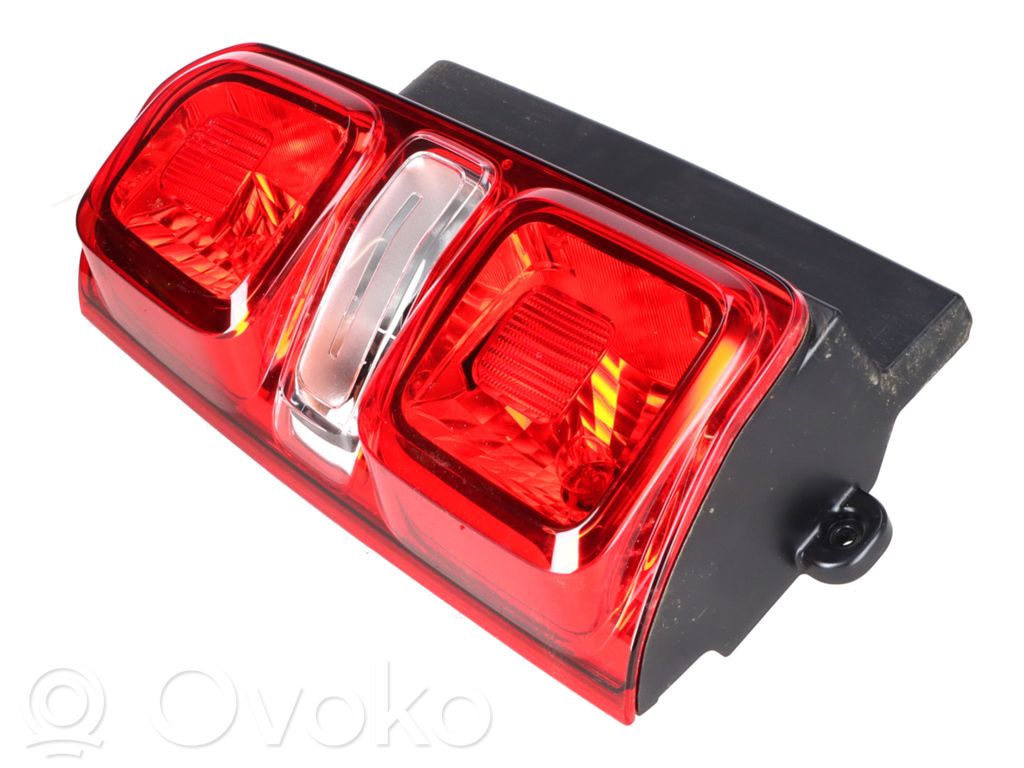 Opel Vivaro Lampă spate în caroserie 
