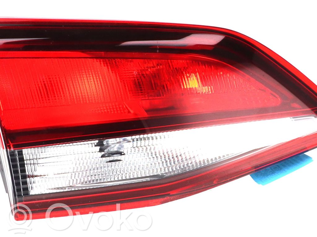 Opel Astra K Feux arrière sur hayon