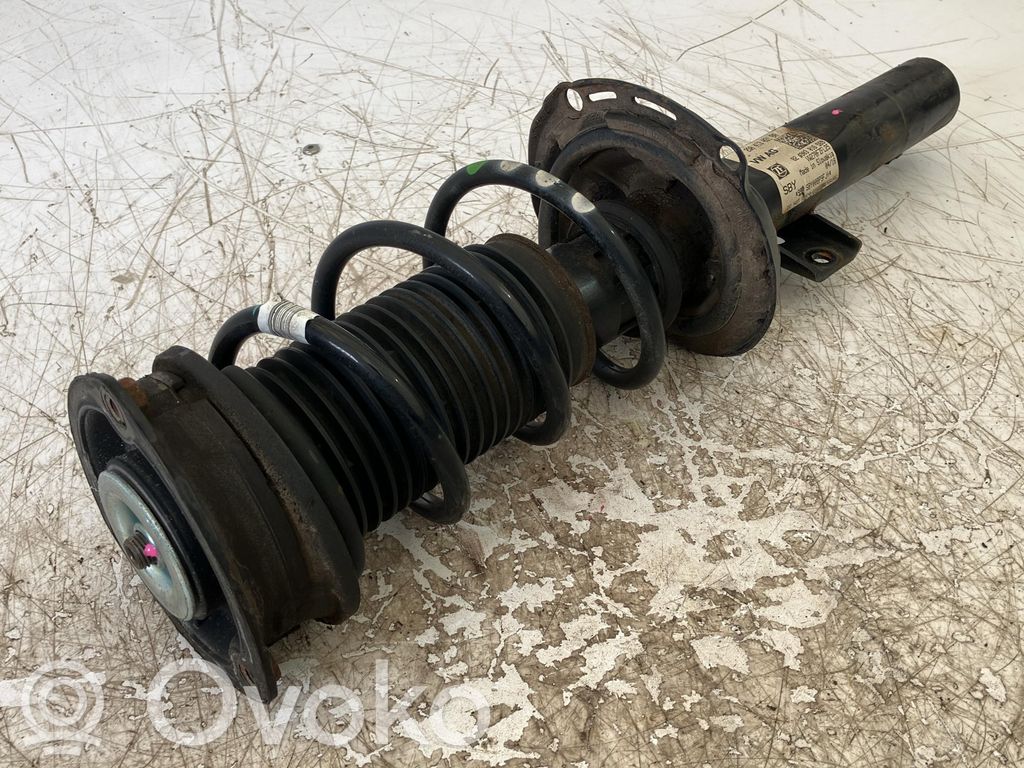 Volkswagen Polo VI Amortisseur avant avec ressort