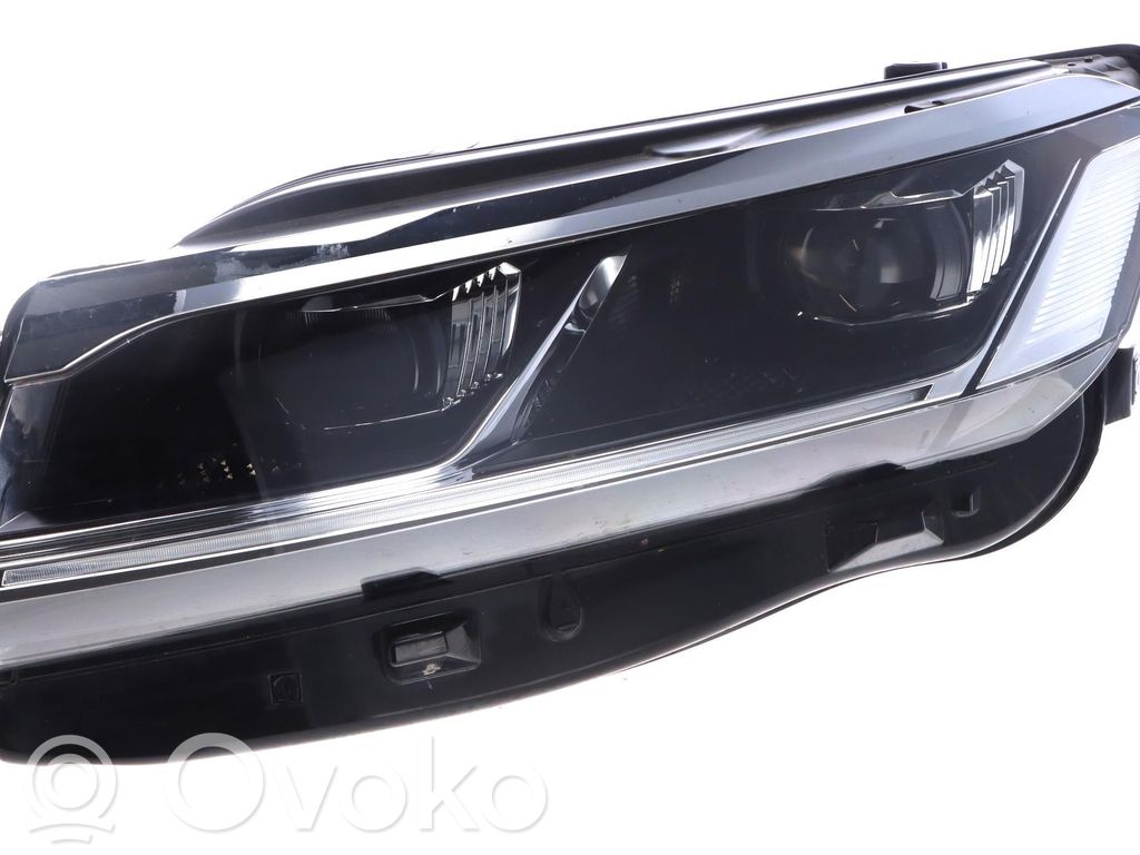 Volkswagen Touareg III Phare frontale