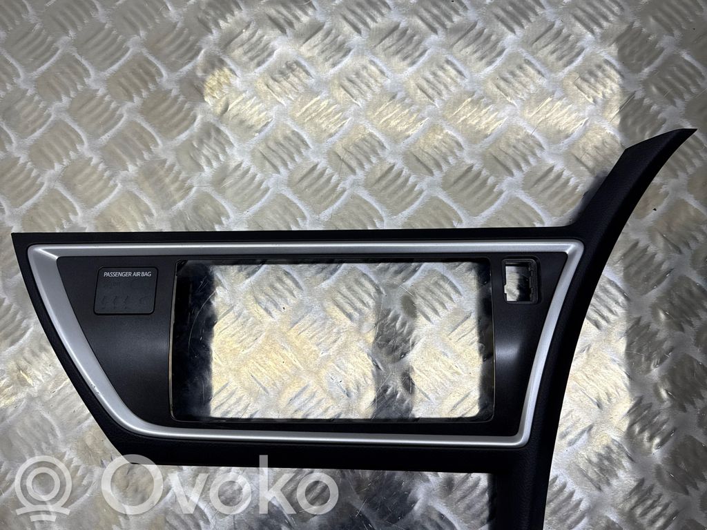 Toyota Auris E180 Radiouztvērēja / navigācija dekoratīvā apdare 