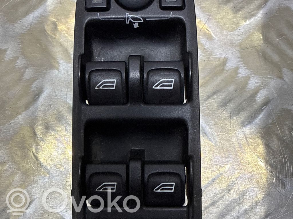 Volvo XC60 Electric window control switch 