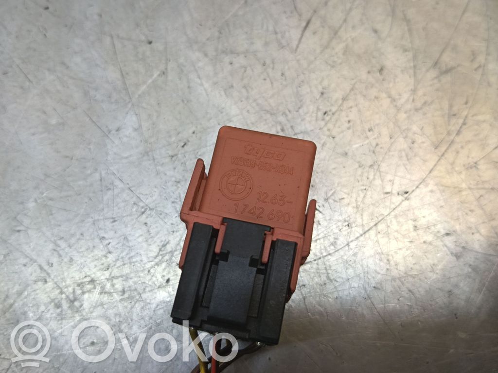 BMW 5 E60 E61 Other relay 