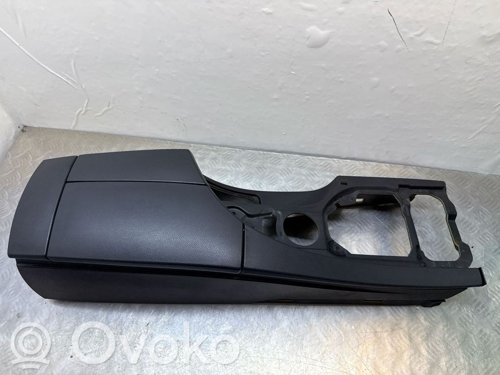 Armrest   7034086