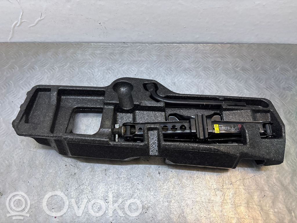 Volvo V60 Skrzynka narzędziowa 