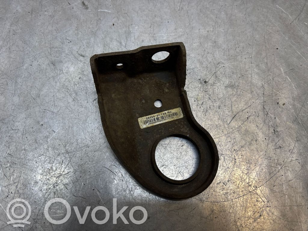 Radiator support slam panel bracket   282592CTA6