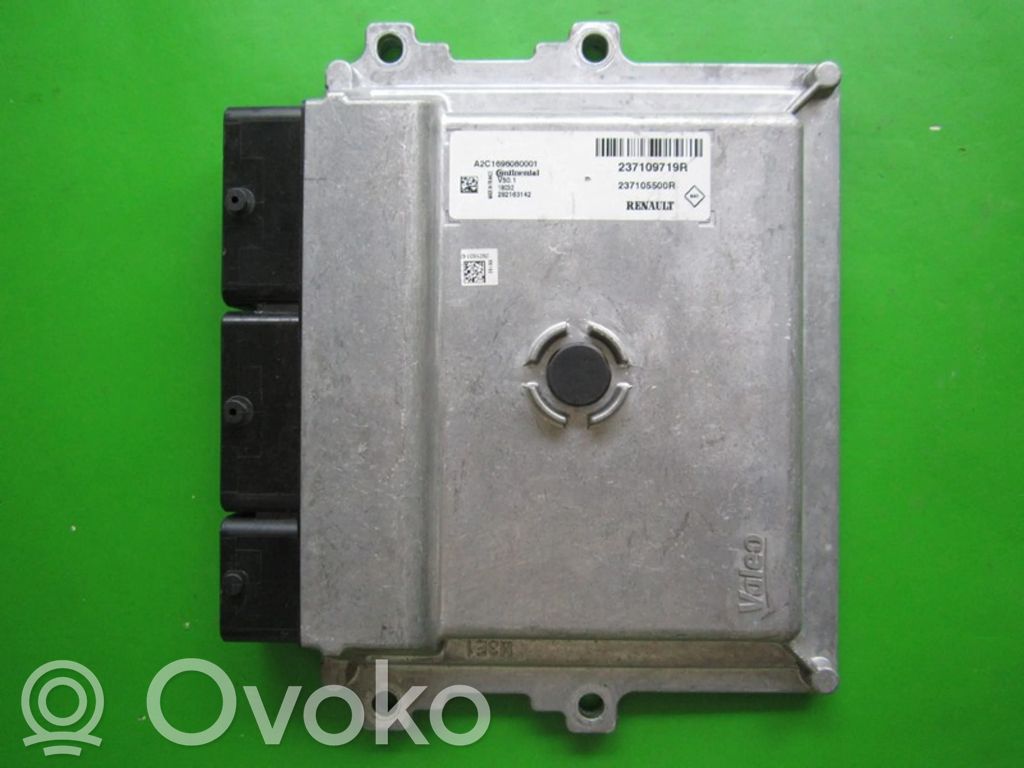 Dacia Sandero Unitate control motor/modul ECU 