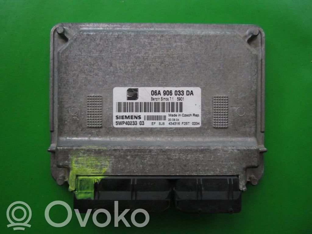 Engine control unit/module ECU   06A906033DA,5WP40233