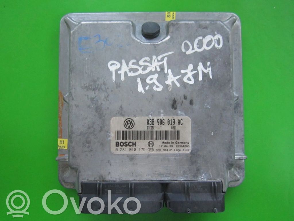 Volkswagen PASSAT B5 Engine control unit/module ECU 