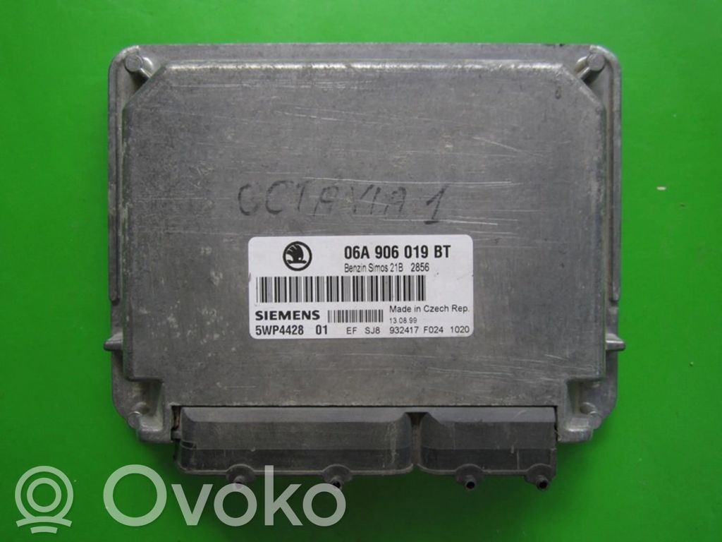 Engine control unit/module ECU   06A906019BT,5WP4428