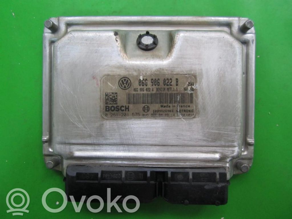 Volkswagen Touran I Engine control unit/module ECU 