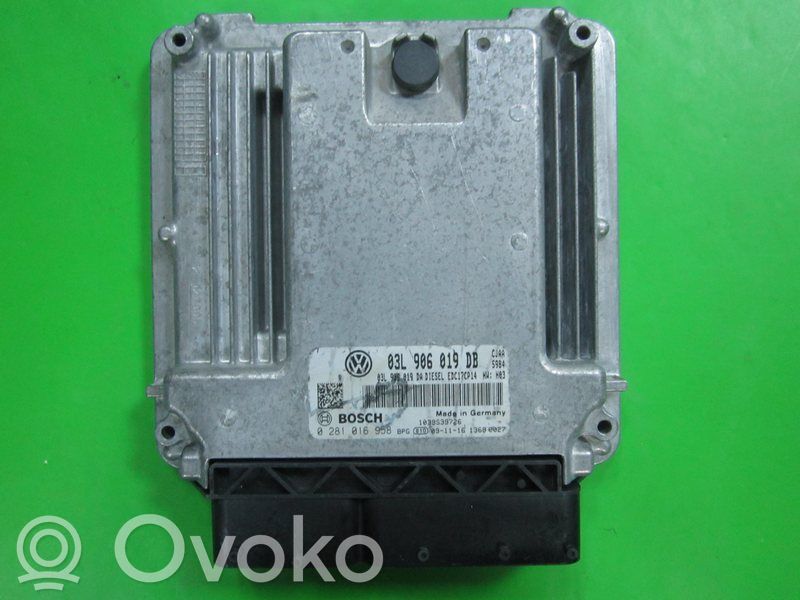 Volkswagen Transporter - Caravelle T5 Engine control unit/module ECU 