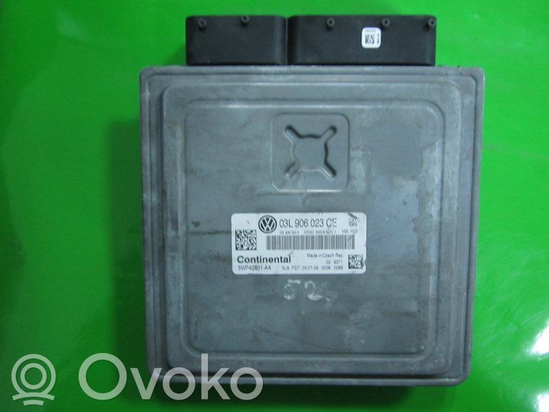 Volkswagen Golf VI Unitate control motor/modul ECU 