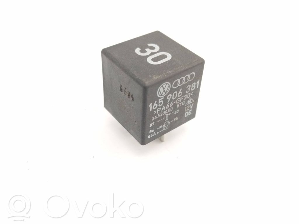 Audi A4 S4 B5 8D Other relay 