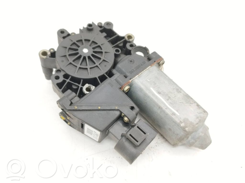Audi A6 S6 C5 4B Fensterhebermotor Tür vorne 