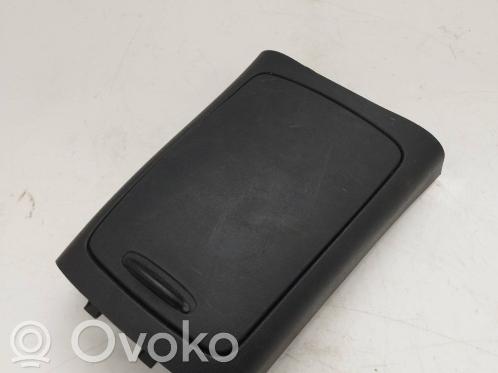 KIA Ceed Cup holder back 