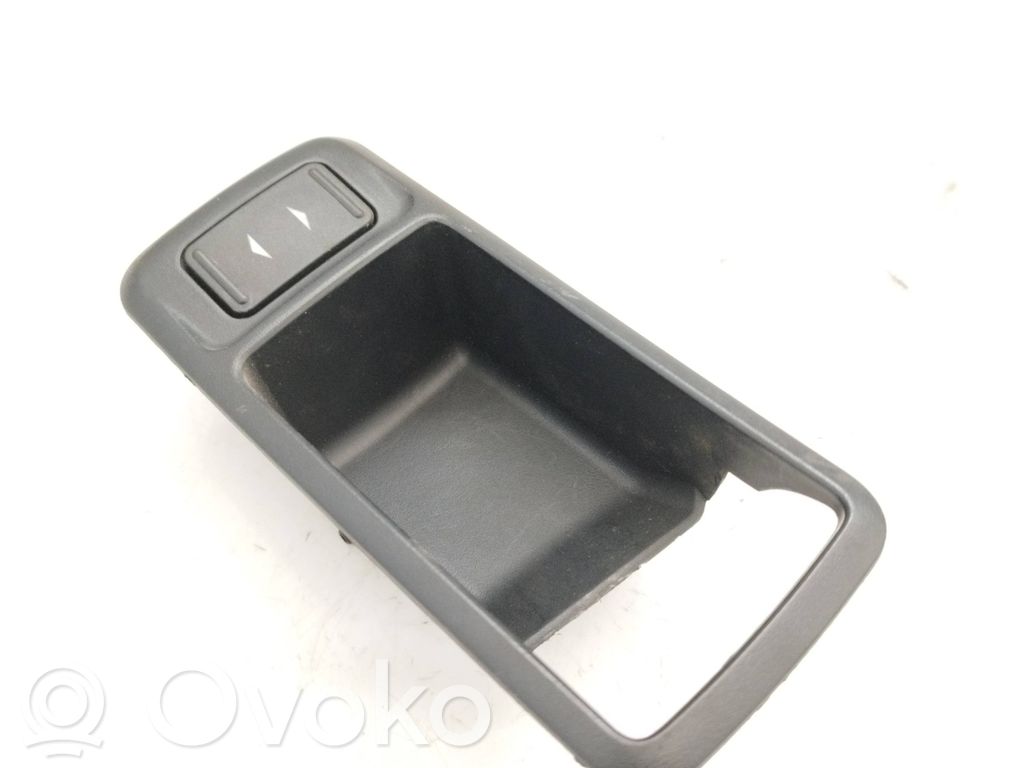 Ford Focus Front door window switch trim 