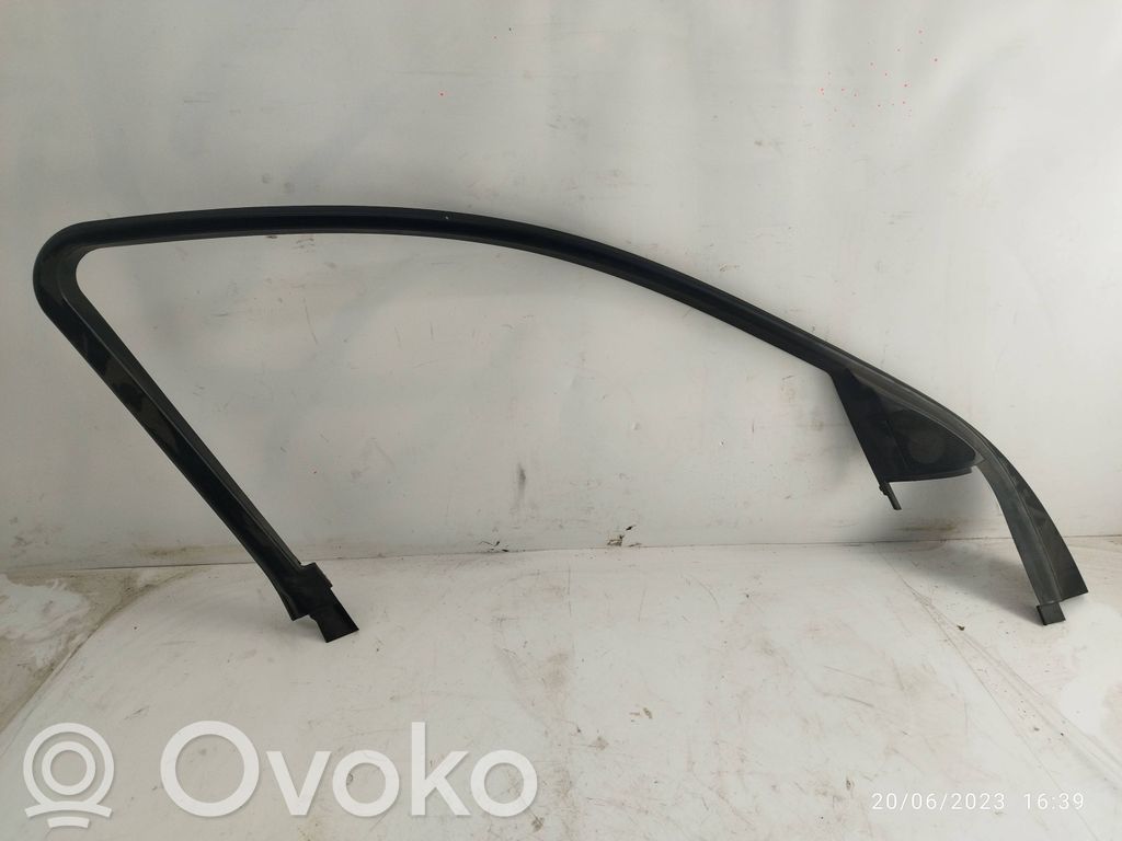 BMW 7 E65 E66 Etuoven lasin muotolista 