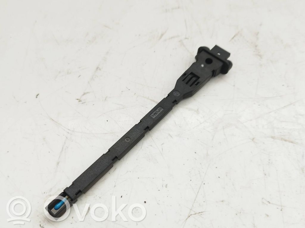Interior temperature sensor   6913418,71892