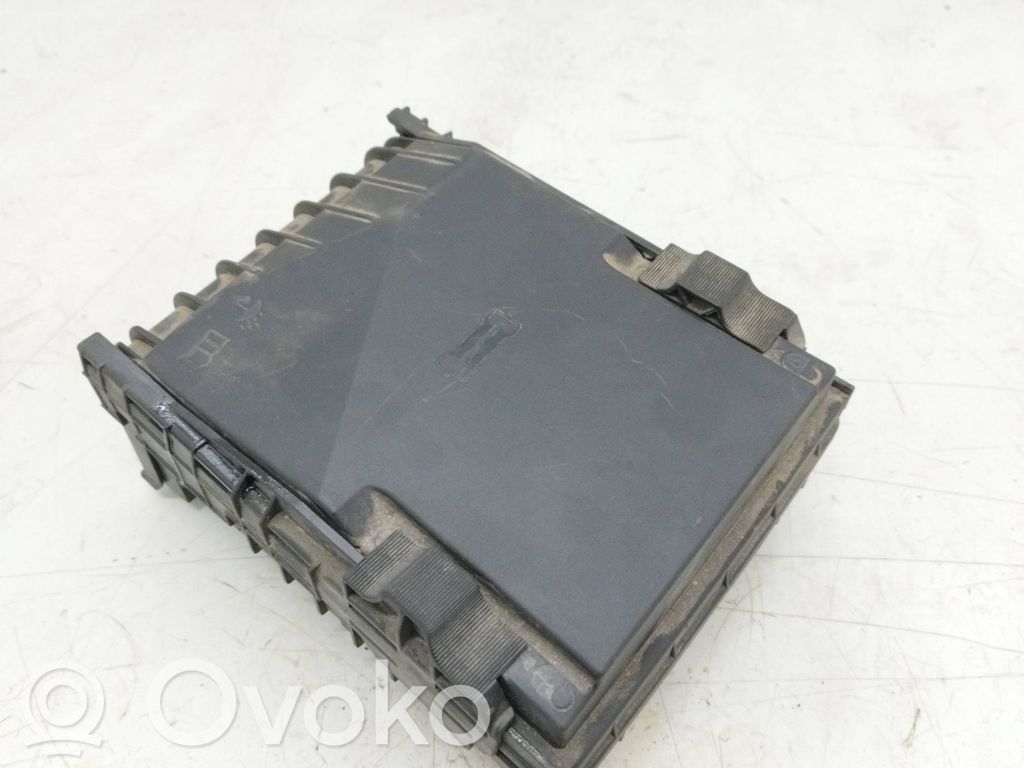 Skrzynka bezpieczników / Komplet   1K0937132G,1K0937132F,1K0937132F