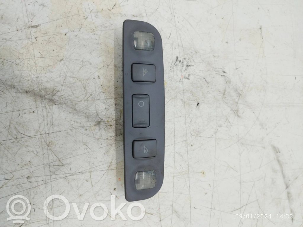 Audi A4 S4 B5 8D Фонарь освещения передних мест 