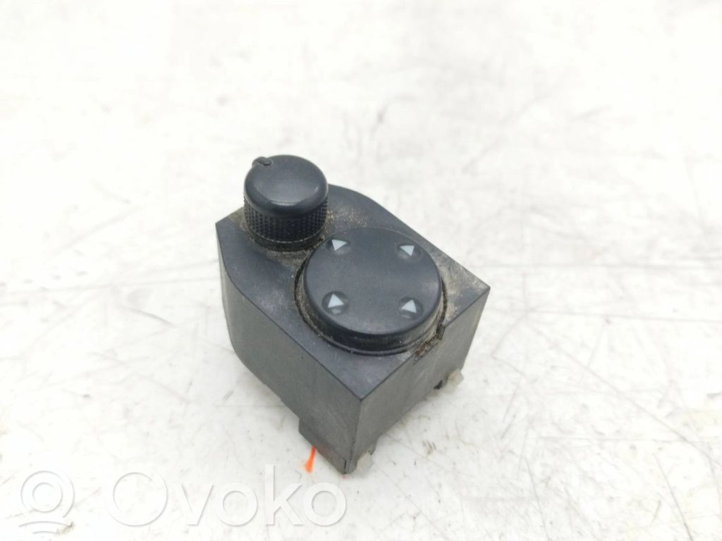 Audi A4 S4 B5 8D Wing mirror switch 