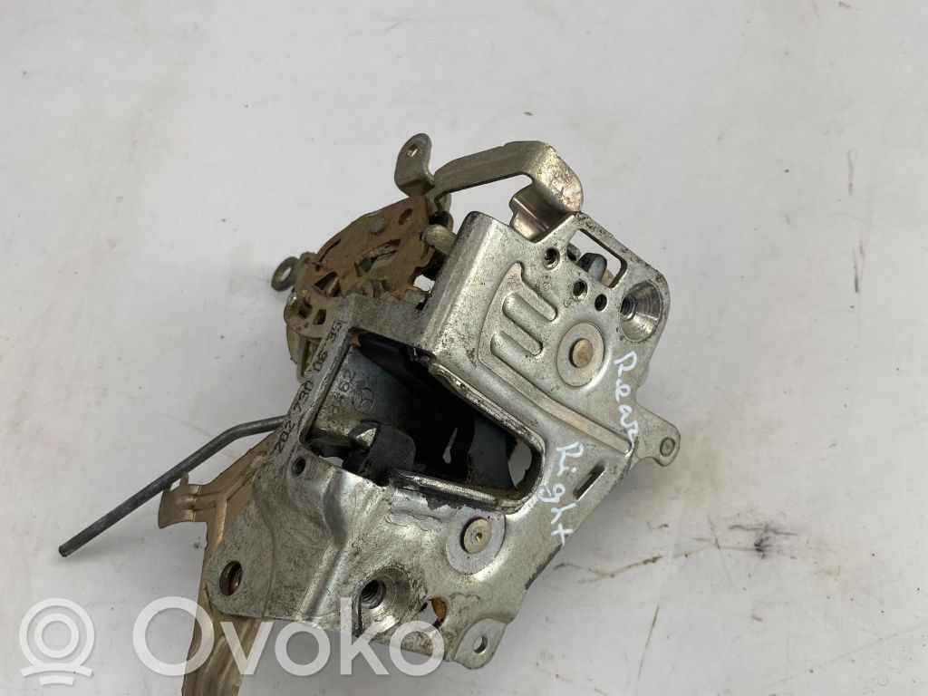 Zamek drzwi tylnych   2027300635
