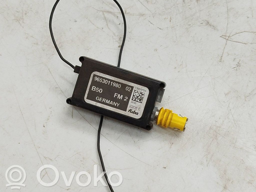 Citroen C4 I Pystyantennivahvistin 