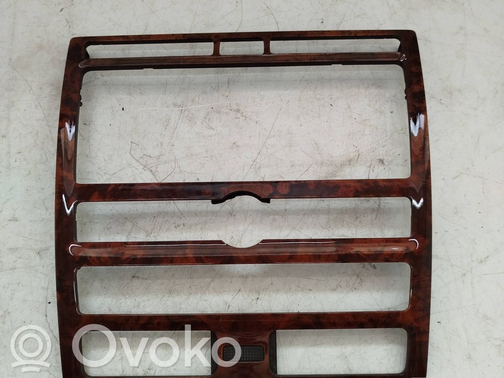 Volkswagen Phaeton Radio/GPS head unit trim 