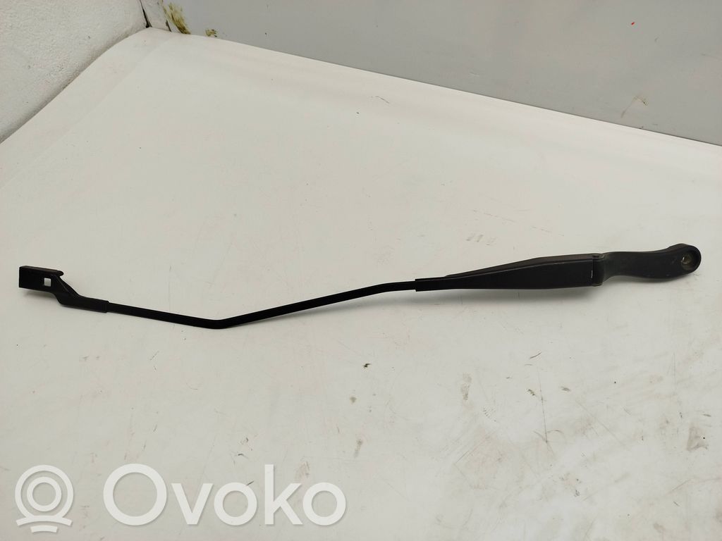 Opel Combo D Brazo del limpiaparabrisas delantero 