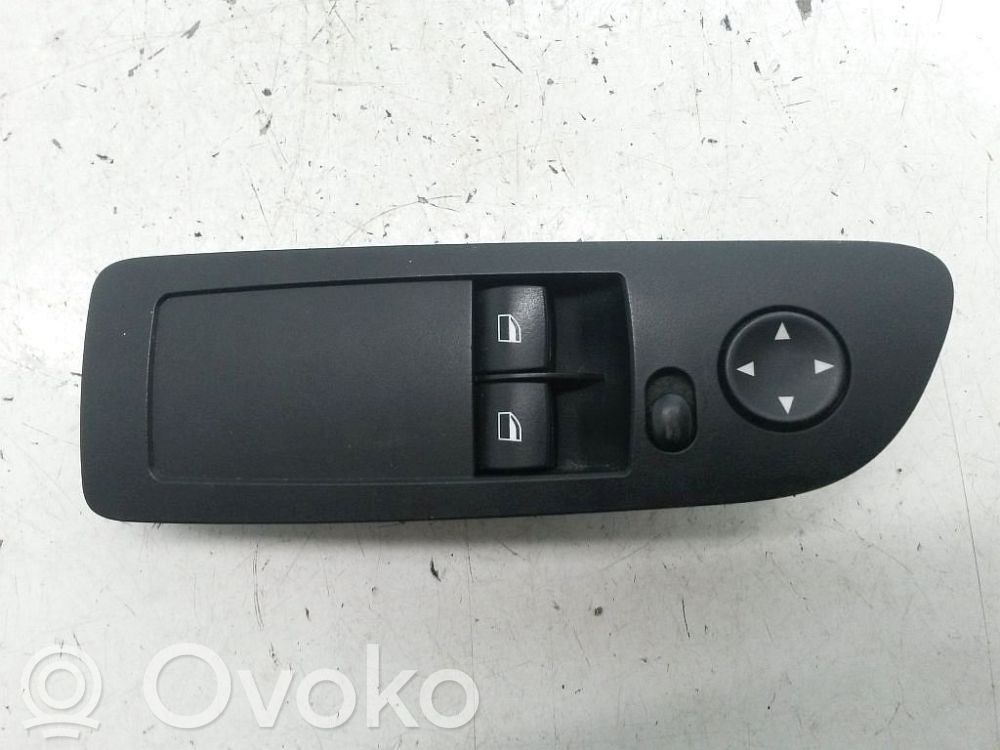 BMW 1 E81 E87 Electric window control switch 