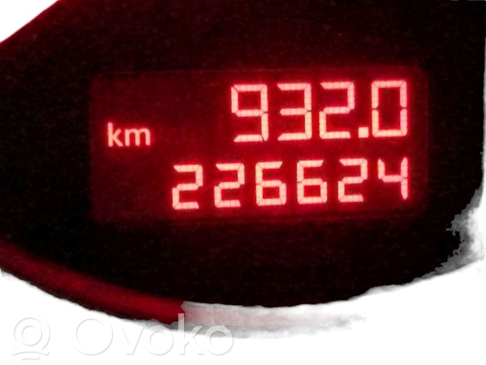 Audi A4 S4 B6 8E 8H Półoś przednia 