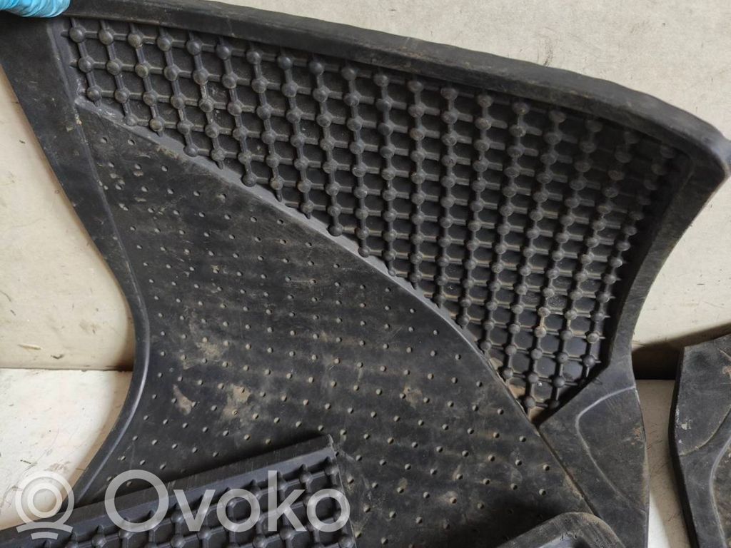 Car floor mat set