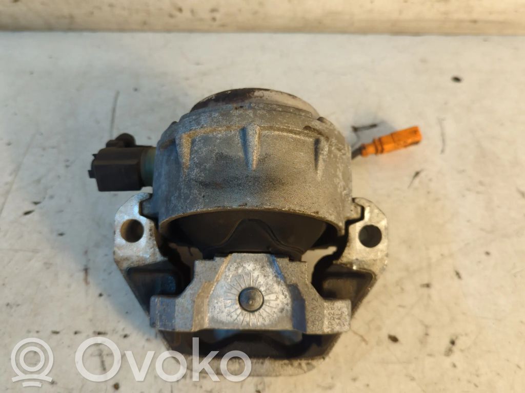 Engine mount bracket   8K0973802