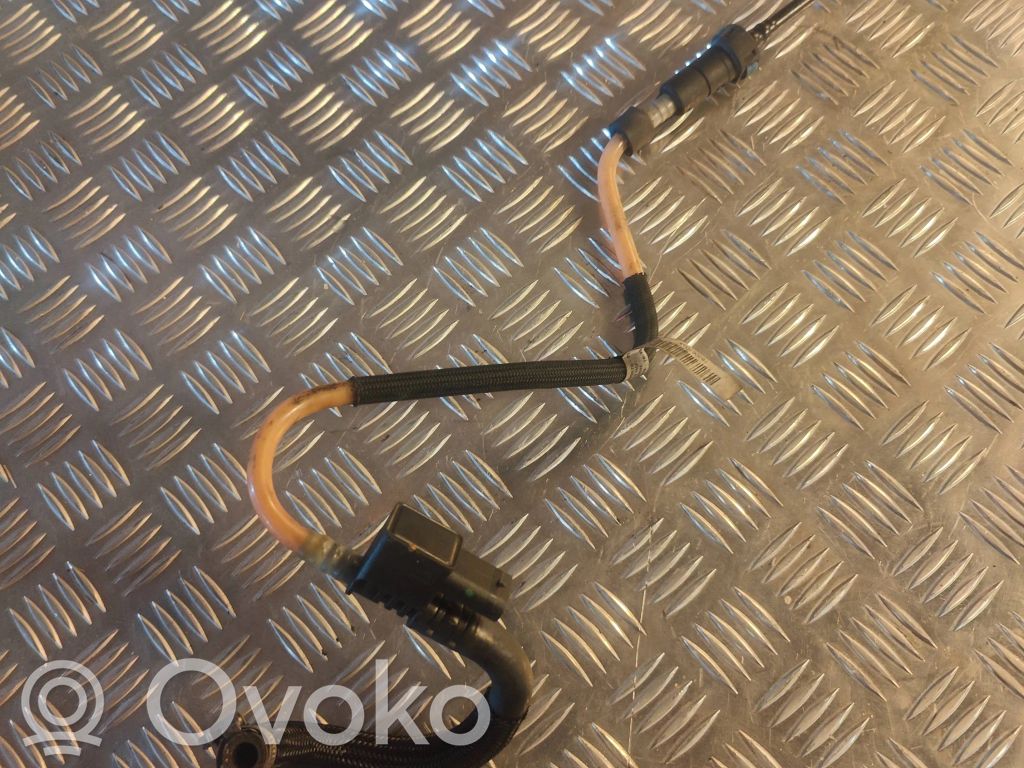 BMW 1 E81 E87 Fuel line pipe 