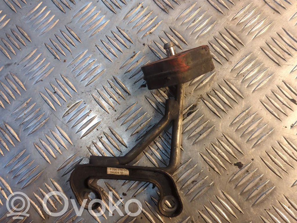 Muffler mount bracket/holder   7795276