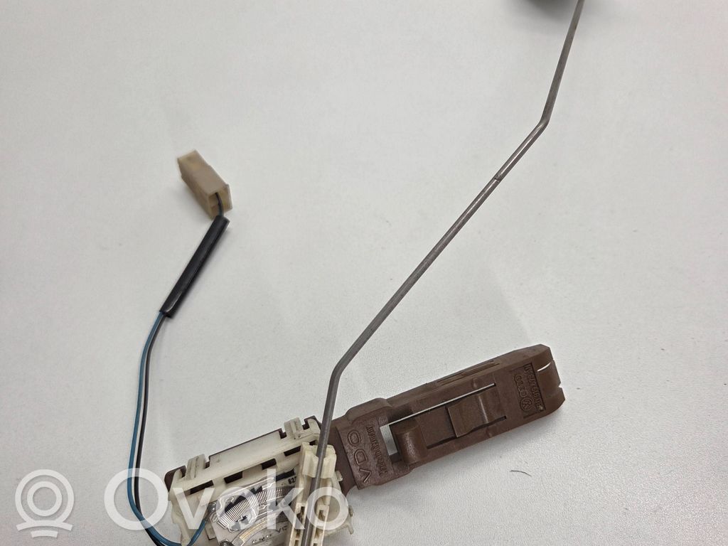 Audi A6 S6 C5 4B Sensor de nivel de combustible 