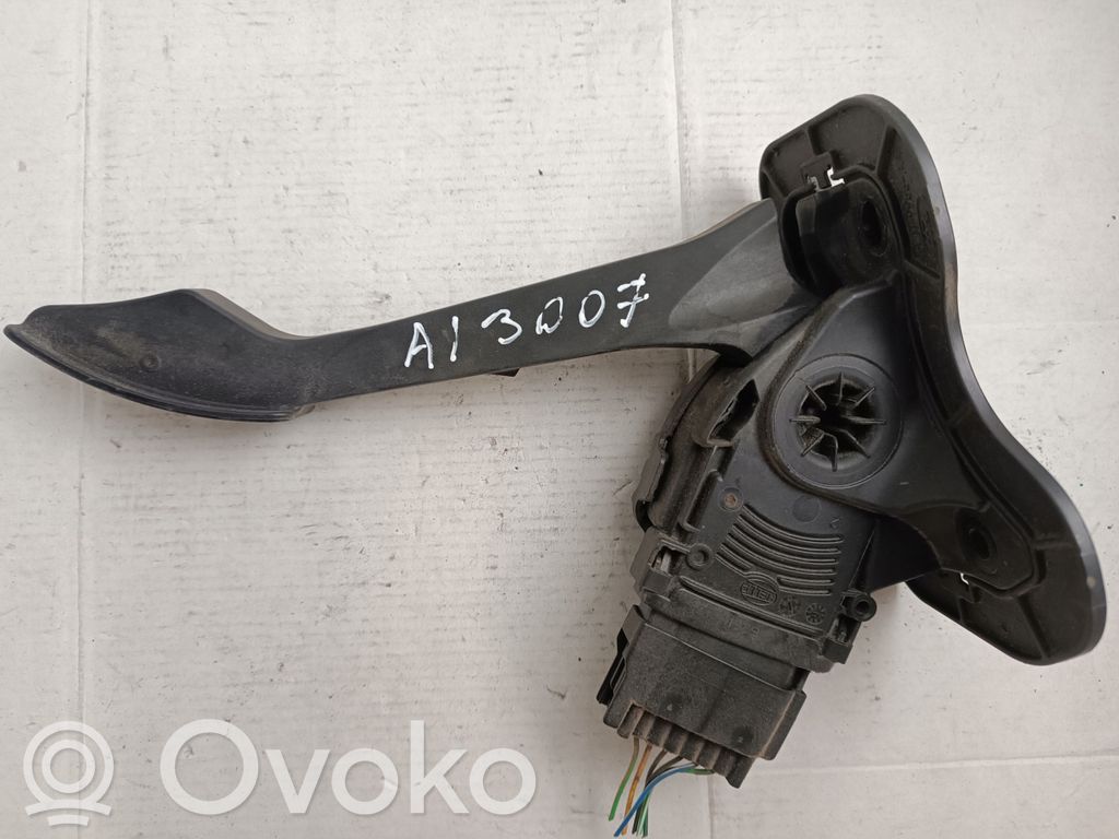 Pedal del acelerador   9F836