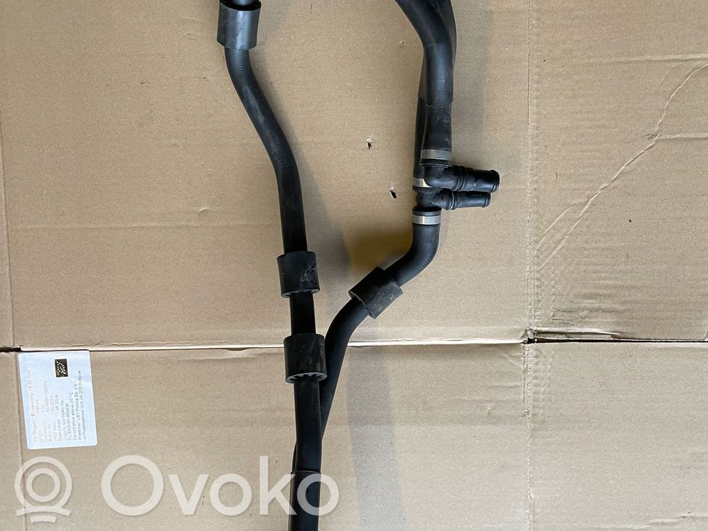 Audi Q7 4M Engine coolant pipe/hose 
