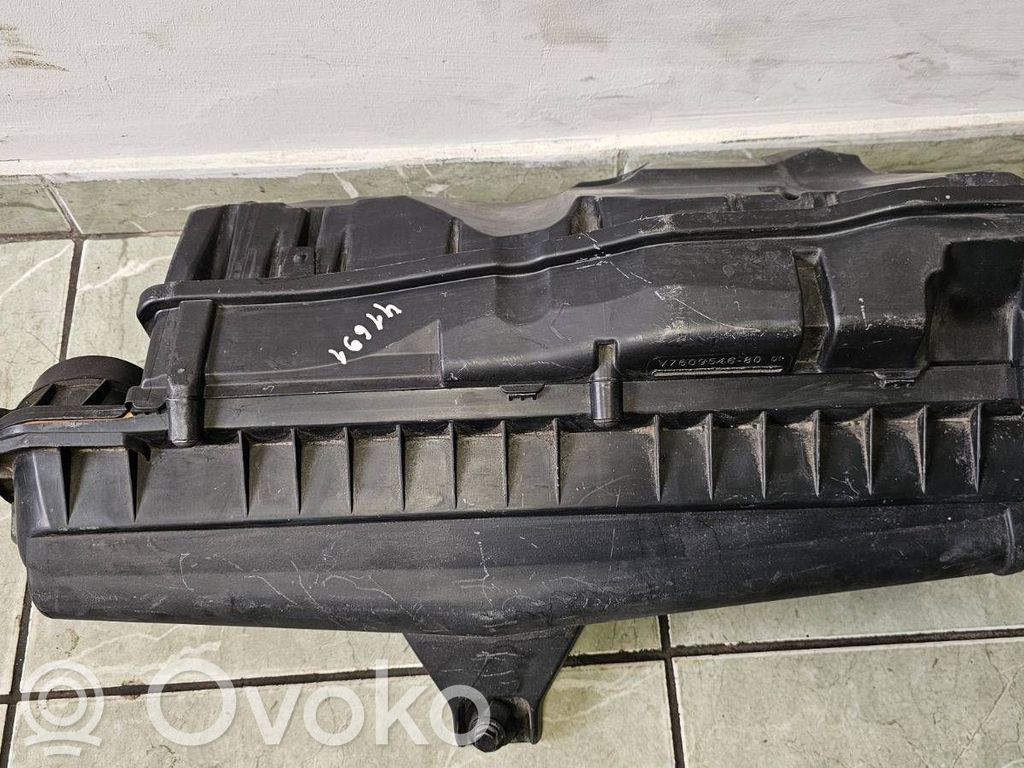 Peugeot 208 I Air filter box 