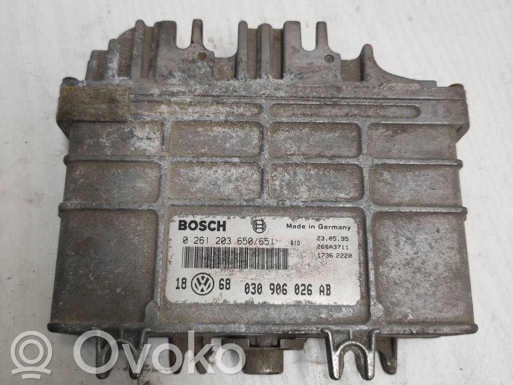 Volkswagen Golf III Engine control unit/module 