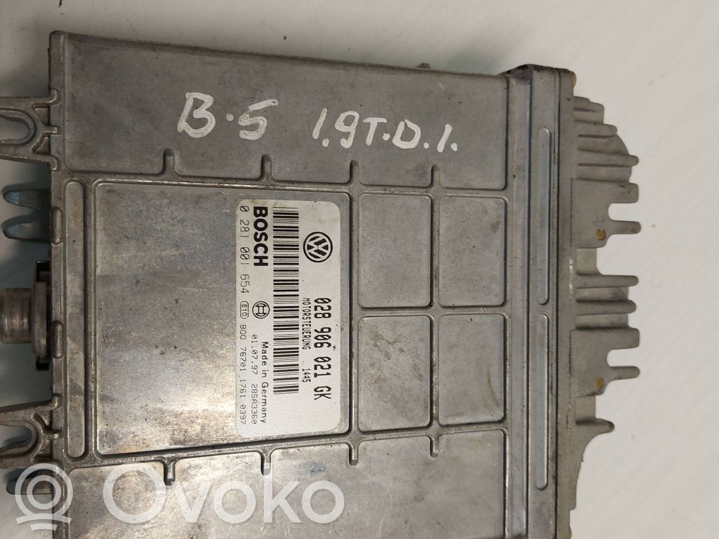 Volkswagen PASSAT B5 Engine control unit/module 