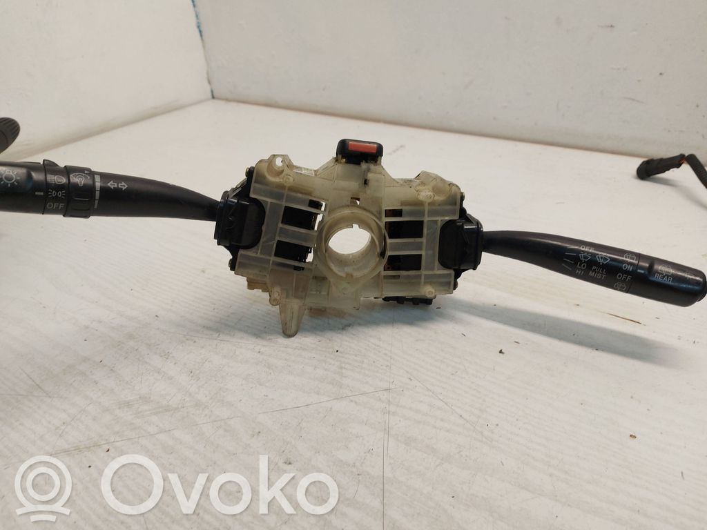 Subaru Forester SF Interruptor/palanca de limpiador de luz de giro 